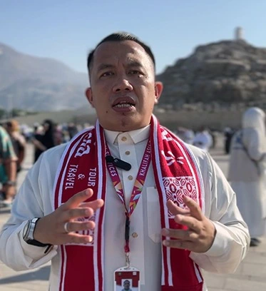 Ustadz Abudullah Pembimbing/Pemandu Ibadah Khalifah Asia Tour & Travel haji dan Umroh