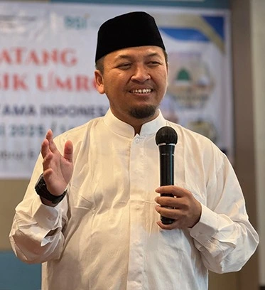 Ustadz Asep Mas Dinar Lc Pembimbing/Pemandu Ibadah Khalifah Asia Tour & Travel haji dan Umroh